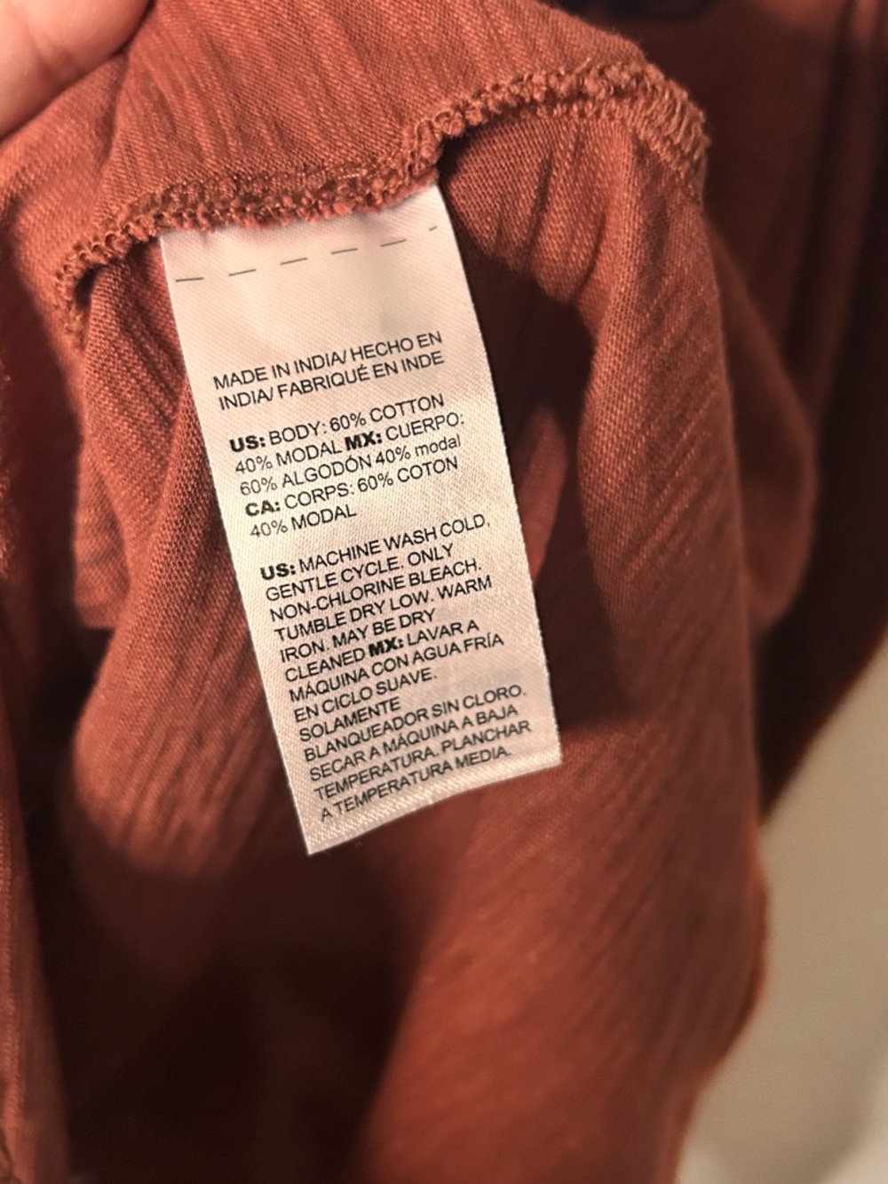 Chico's Women's V-Neck Rust Long Sleeve Top with Black Scroll Print Size 2 Large - Picture 4 of 5